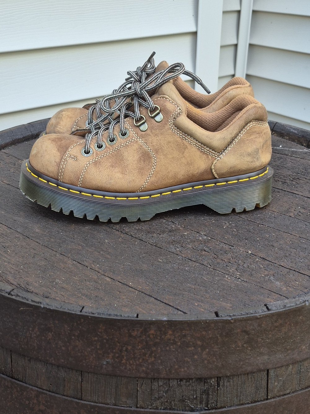 VIntage Dr. Martens 10940 low-top chunky oxford shoes M-8/ W-9